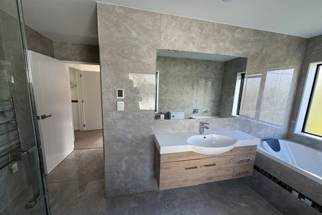 Photo of property in 70 Glendale Road, Glen Eden, Auckland, 0602