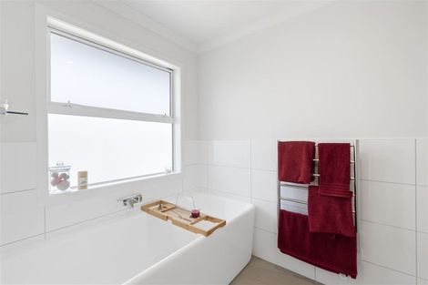 Photo of property in 40 Okarito Avenue, Levin, 5510