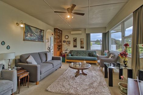 Photo of property in 2 Bennett Place, Onekawa, Napier, 4110