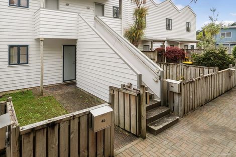 Photo of property in 24/8 Carolina Place, Albany, Auckland, 0632