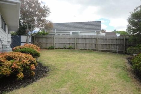 Photo of property in 9 Hiwihau Place, Glenfield, Auckland, 0629