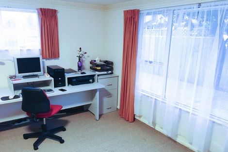 Photo of property in 6b Coniston Avenue, Ilam, Christchurch, 8041