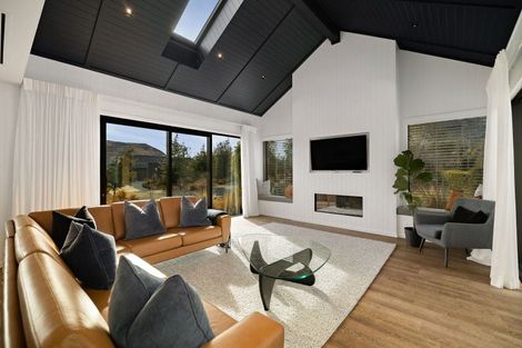 Photo of property in 2 Appin Court, Jacks Point, Queenstown, 9371