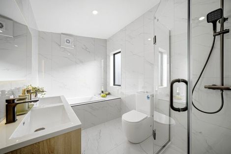 Photo of property in 10 Tusac Place, Totara Vale, Auckland, 0627