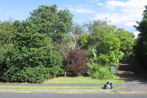 Photo of property in 10 Kitewao Street, Northcote, Auckland, 0627