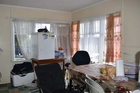 Photo of property in 84 Roberts Road, Te Atatu South, Auckland, 0610