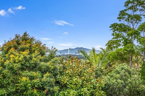 Photo of property in 2/267 Glenfield Road, Hillcrest, Auckland, 0627