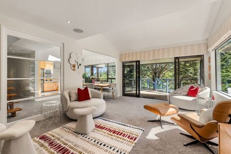 Photo of property in 136 Cheviot Road, Lowry Bay, Lower Hutt, 5013