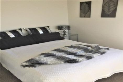 Photo of property in 1/6 Arirang Rise, Pinehill, Auckland, 0632