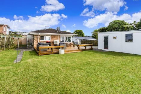Photo of property in 2/8 Wykeham Place, Glenfield, Auckland, 0629
