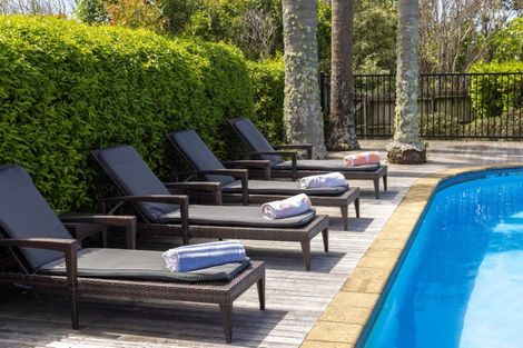 Photo of property in 115 Grand Drive, Orewa, 0931