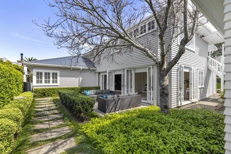 Photo of property in 5c Church Street, Devonport, Auckland, 0624