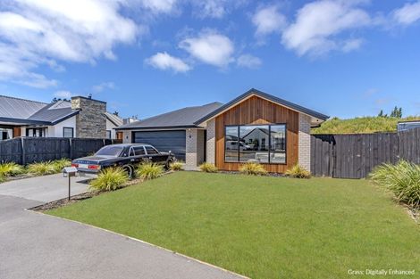 Photo of property in 32 Evelyn Crescent, Marshland, Christchurch, 8083