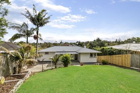Photo of property in 68 Selwyn Crescent, Forrest Hill, Auckland, 0620