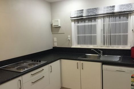 Photo of property in 33 Pahiatua Street, Hokowhitu, Palmerston North, 4410