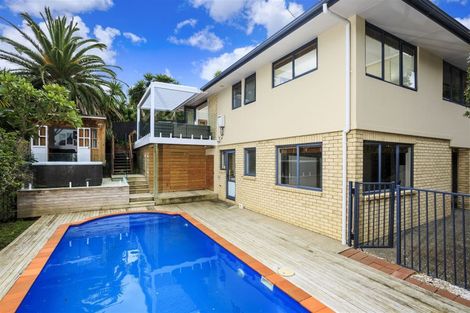 Photo of property in 21a Cliff Road, Torbay, Auckland, 0630