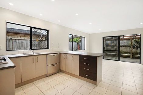 Photo of property in 20 Speyside Crescent, Flat Bush, Auckland, 2016
