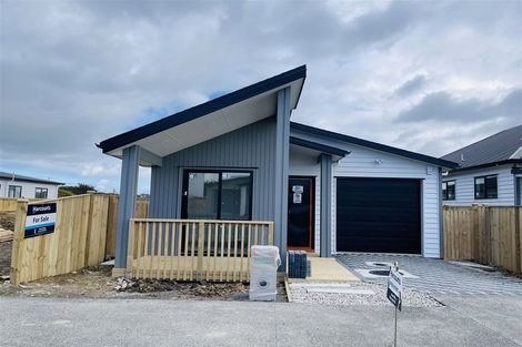 Photo of property in 12 Woven Place, Karaka, Papakura, 2113