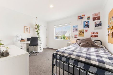 Photo of property in 8 Matipo Road, Te Atatu Peninsula, Auckland, 0610