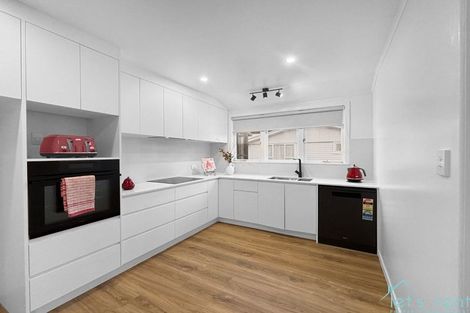 Photo of property in 11 Esmeralda Avenue, Avondale, Auckland, 1026