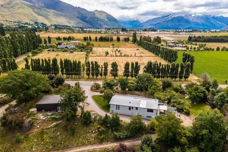 Photo of property in 289 Riverbank Road, Wanaka, 9382