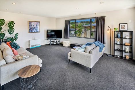 Photo of property in 104 Renown Road, Raumati South, Paraparaumu, 5032