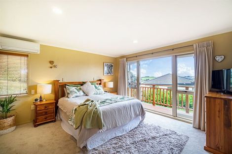 Photo of property in 636d East Coast Road, Pinehill, Auckland, 0630