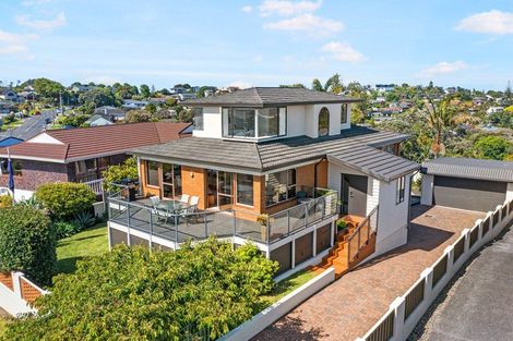 Photo of property in 8 Pounamu Place, Shelly Park, Auckland, 2014