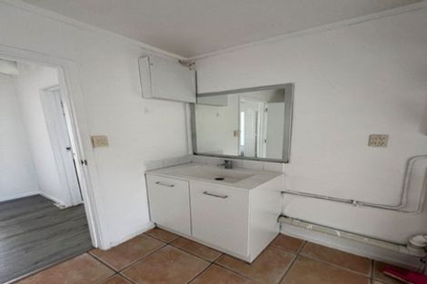 Photo of property in 2/527 Beach Road, Murrays Bay, Auckland, 0630