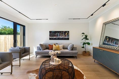 Photo of property in 13 Taipahitini Road, Rosehill, 2113