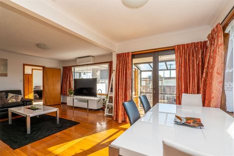 Photo of property in 21 Walcot Street, Bromley, Christchurch, 8062