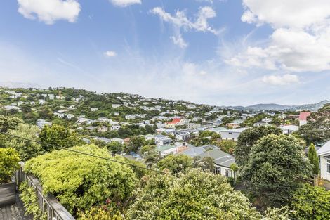 Photo of property in 17 Garfield Street, Brooklyn, Wellington, 6021