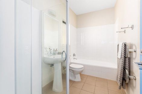 Photo of property in Columbia Apartments, 22/32 Cuba Street, Te Aro, Wellington, 6011
