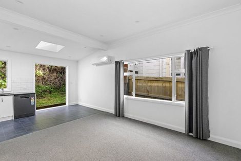 Photo of property in 19 Charlotte Avenue, Brooklyn, Wellington, 6021