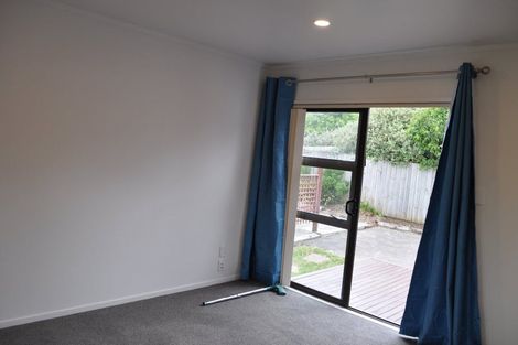 Photo of property in 2/36 Hillcrest Avenue, Hillcrest, Auckland, 0627