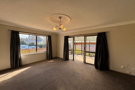 Photo of property in 23 Madill Road, St Andrews, Hamilton, 3200