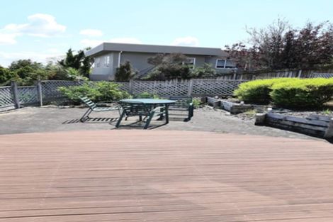 Photo of property in 25 Mallard Place, Unsworth Heights, Auckland, 0632