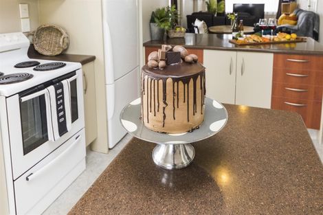 Photo of property in 28 Hair Street, Marton, 4710