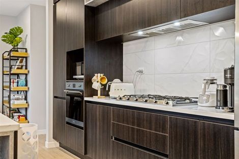 Photo of property in 37 Vinistra Road, Kumeu, 0810