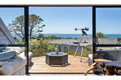 Photo of property in 15 Park Rise, Campbells Bay, Auckland, 0630