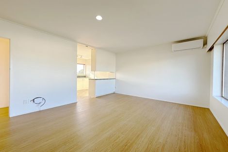 Photo of property in 2/75 Sabulite Road, Kelston, Auckland, 0602