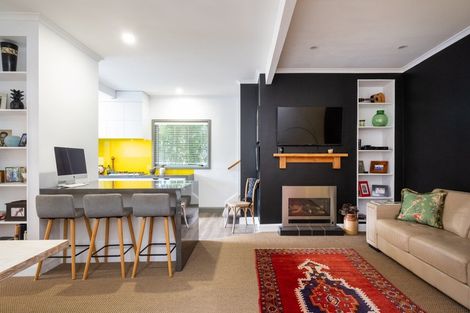 Photo of property in 22 Enfield Road, Hospital Hill, Napier, 4110