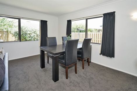 Photo of property in 25 Hastings Place, Hamilton Lake, Hamilton, 3204