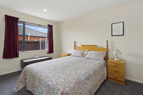 Photo of property in 27 Hawkins Place, Rangiora, 7400