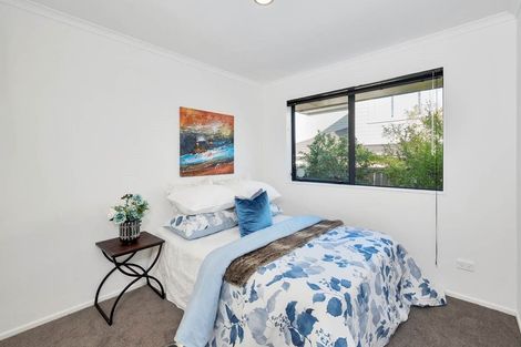 Photo of property in 34 San Valentino Drive, Henderson, Auckland, 0612