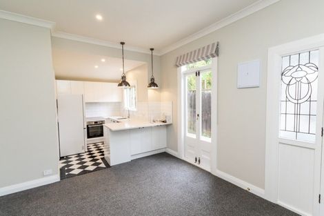 Photo of property in 2/139 Wadestown Road, Wadestown, Wellington, 6012