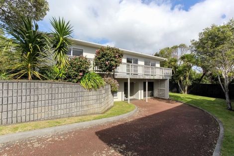 Photo of property in 12 Montana Place, Merrilands, New Plymouth, 4312