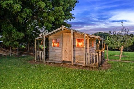 Photo of property in 30 Galliard Way, Kauri, 0185