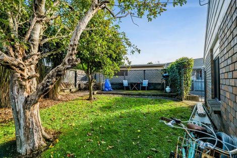 Photo of property in 24 Poplar Grove, Whalers Gate, New Plymouth, 4310