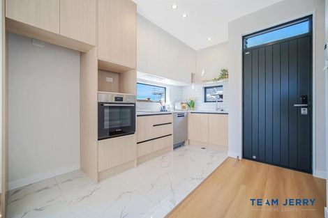 Photo of property in 25 Kuaha Road, Massey, Auckland, 0614